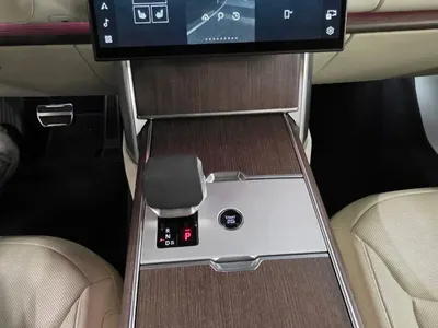 2025 Land Rover Range Rover Vogue SE