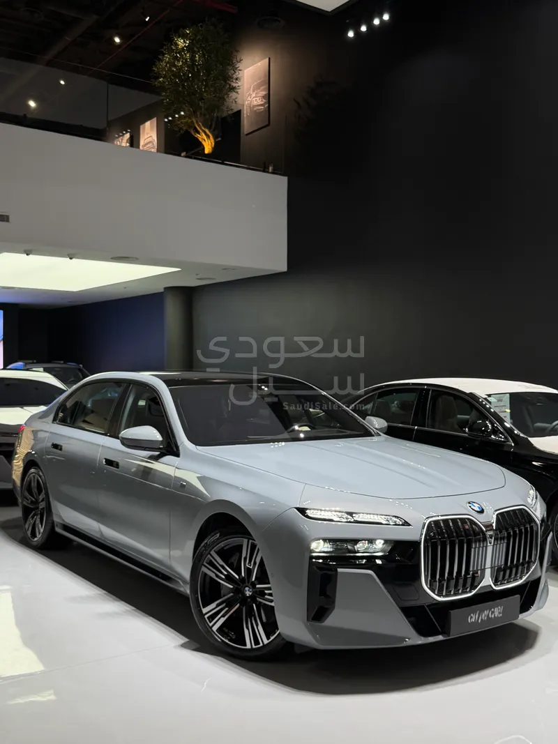 2025 بي ام دبليو الفئة السابعة 740أي