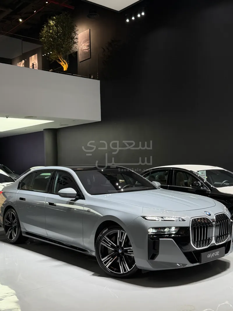 2025 بي ام دبليو الفئة السابعة 740أي