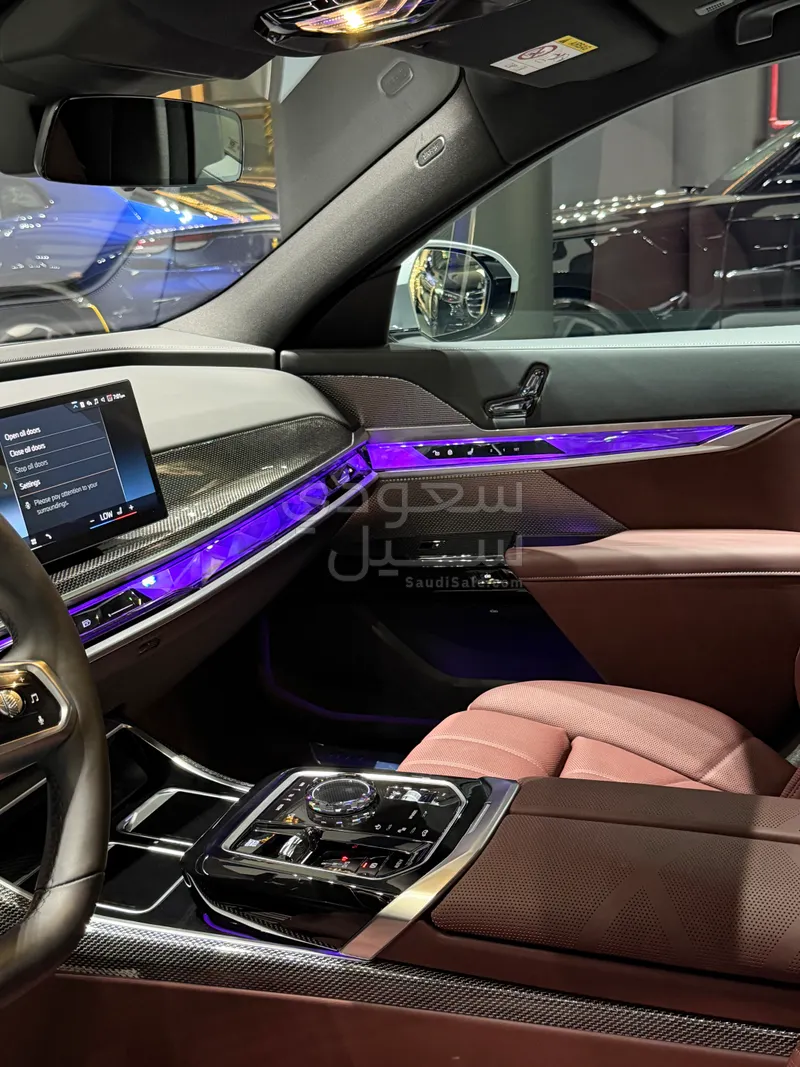 2025 بي ام دبليو الفئة السابعة 740أي