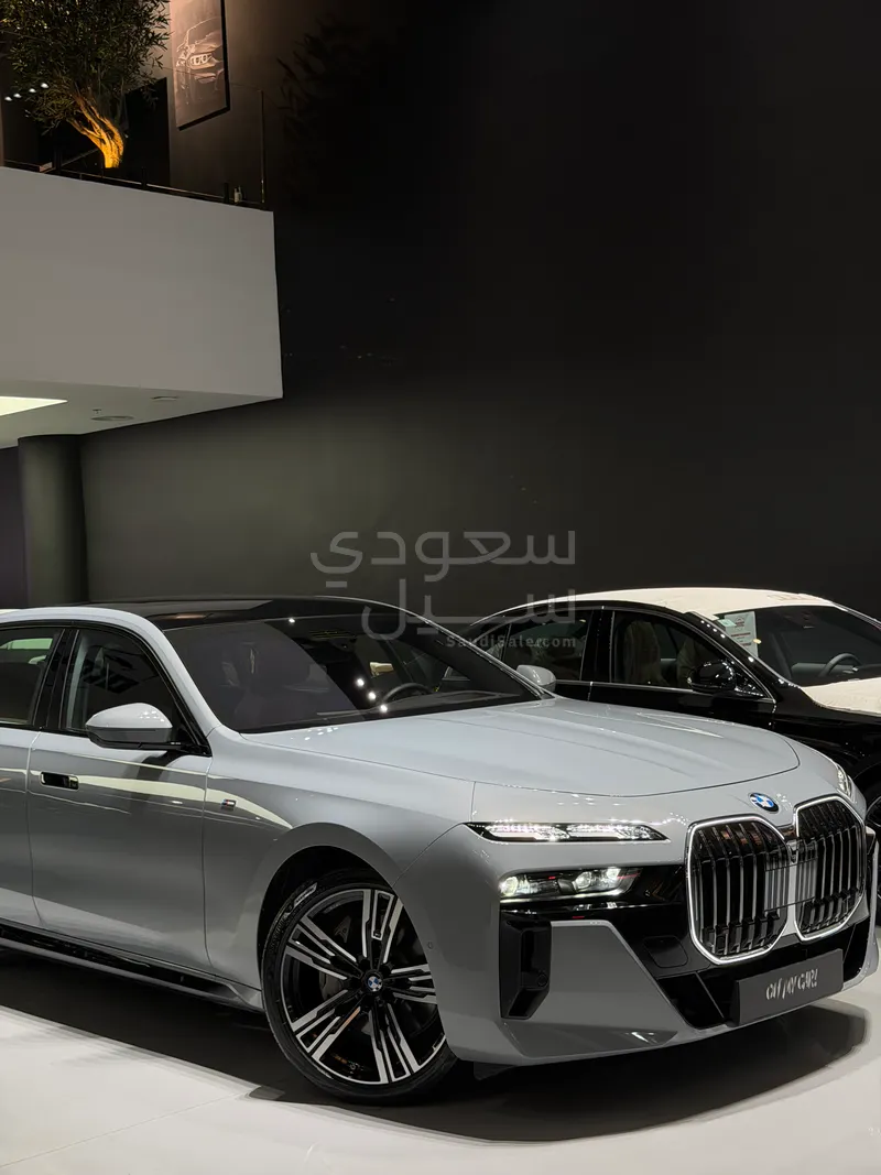 2025 بي ام دبليو الفئة السابعة 740أي