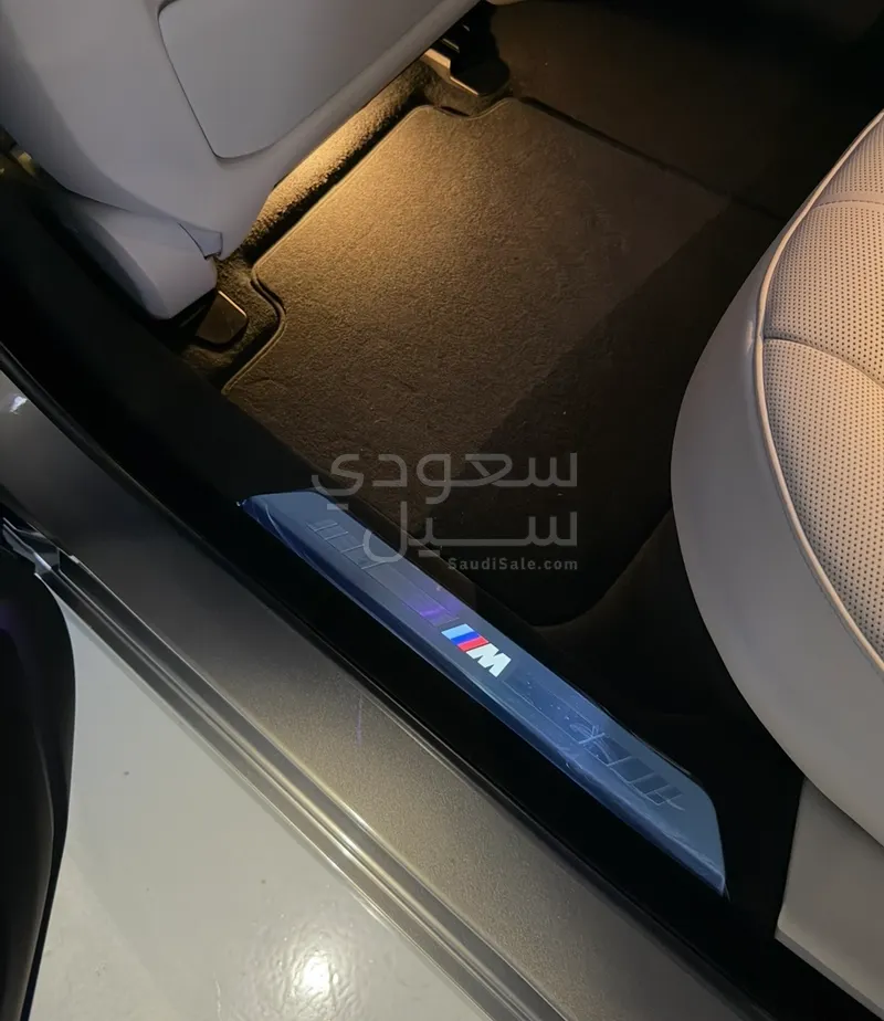 2025 بي ام دبليو الفئة السابعة 735أي