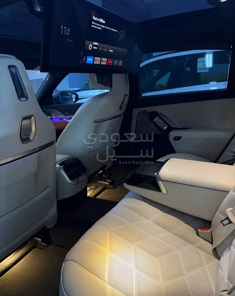 2025 بي ام دبليو الفئة السابعة 735أي