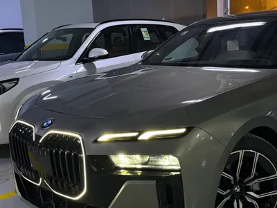 2025 بي ام دبليو الفئة السابعة 735أي