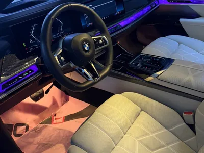 2025 بي ام دبليو الفئة السابعة 735أي