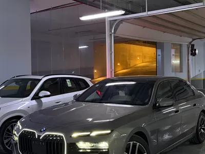 2025 بي ام دبليو الفئة السابعة 735أي