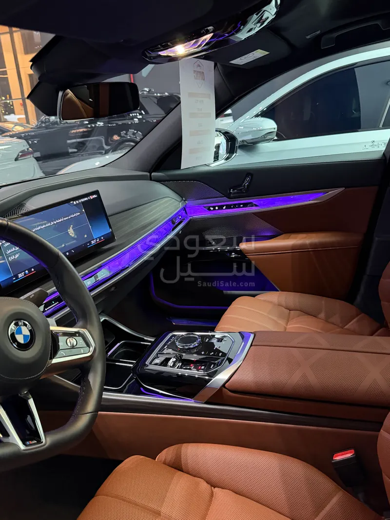 2025 بي ام دبليو الفئة السابعة 735أي