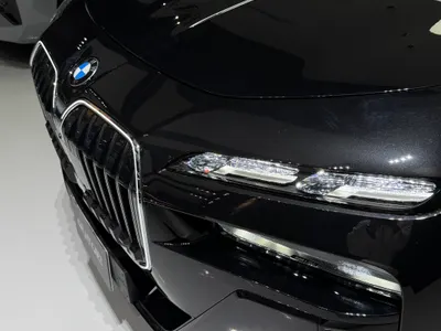 2025 بي ام دبليو الفئة السابعة 735أي
