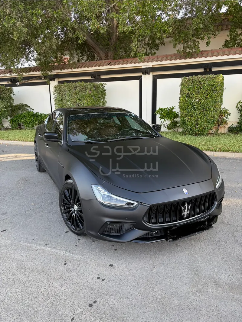 2014 مازيراتي جيبلي 330