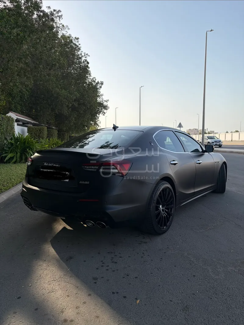 2014 مازيراتي جيبلي 330