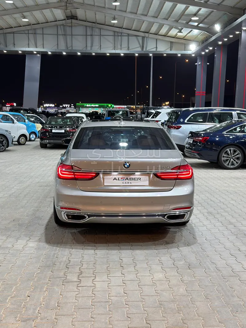 2019 بي ام دبليو الفئة السابعة 740 إل أي