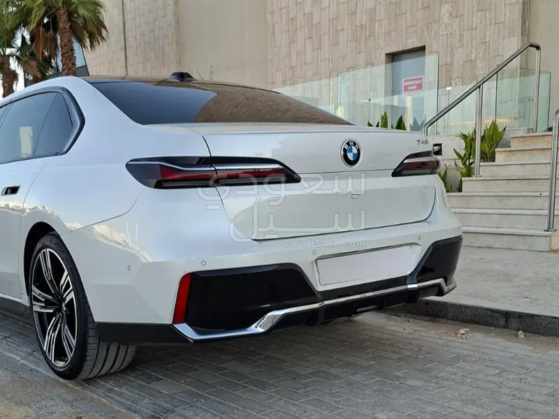 2024 بي ام دبليو الفئة السابعة 740أي