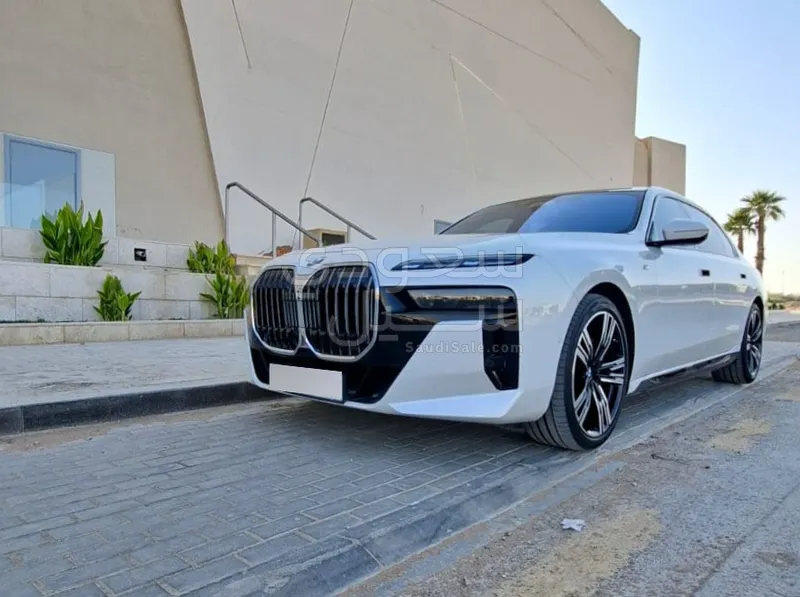 2024 بي ام دبليو الفئة السابعة 740أي