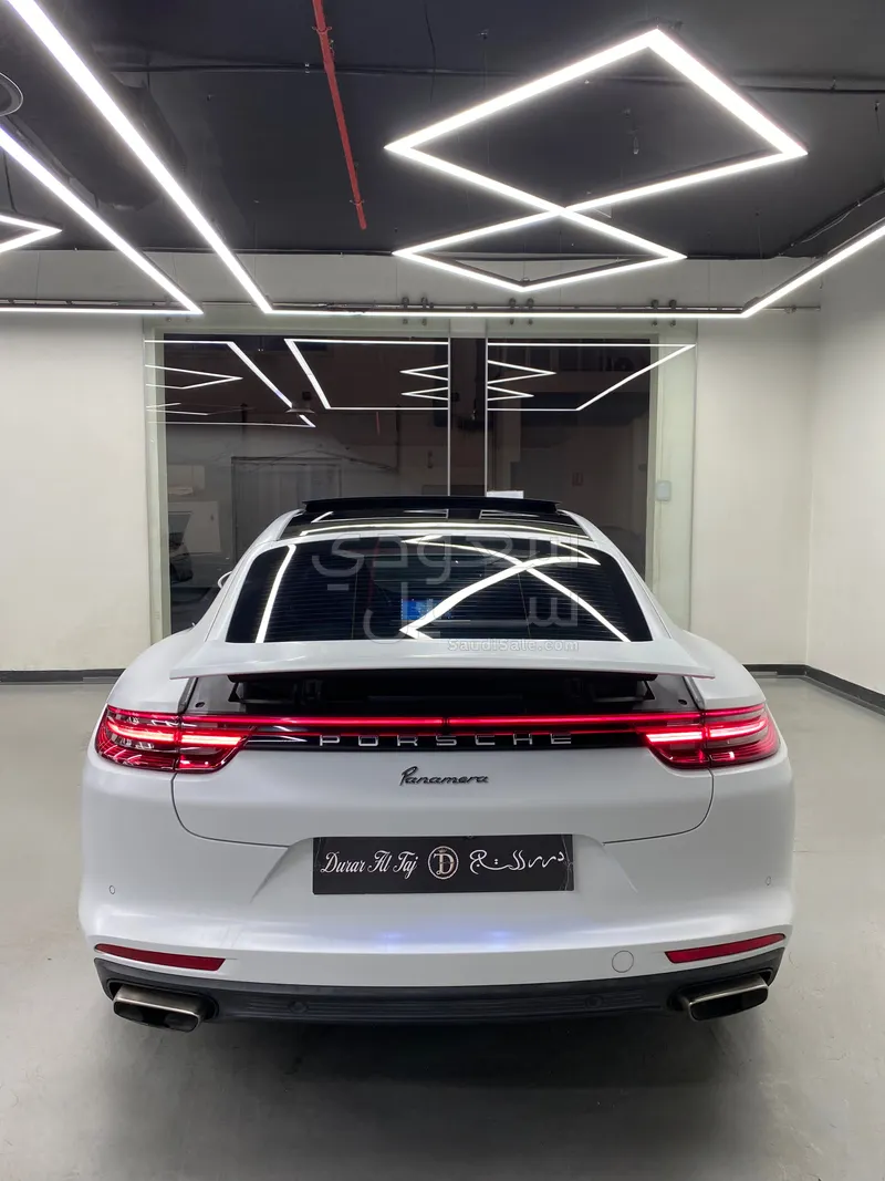 2018 Porsche Panamera