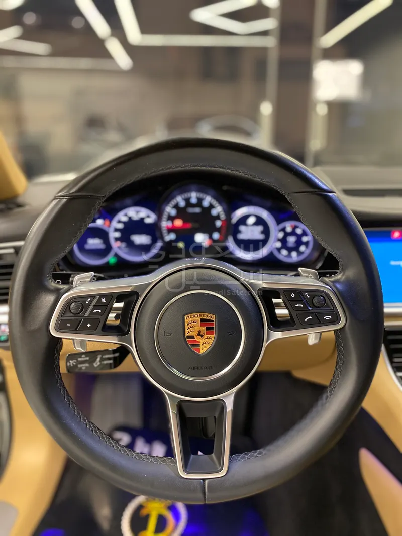 2018 Porsche Panamera