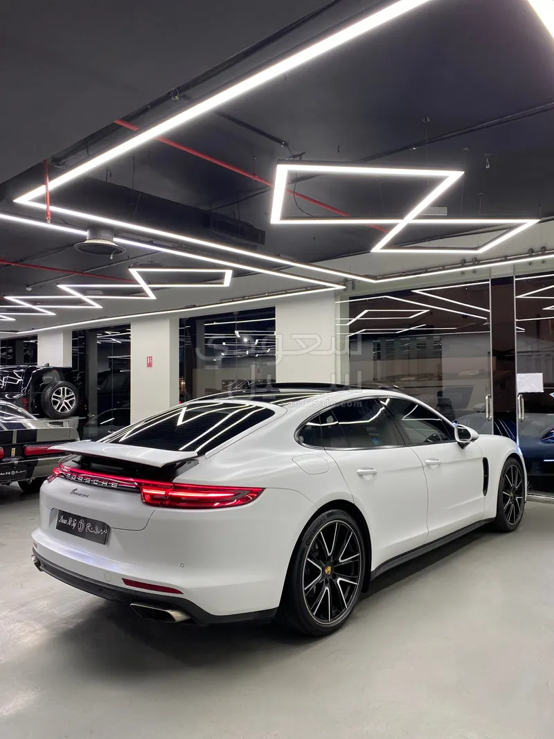2018 Porsche Panamera