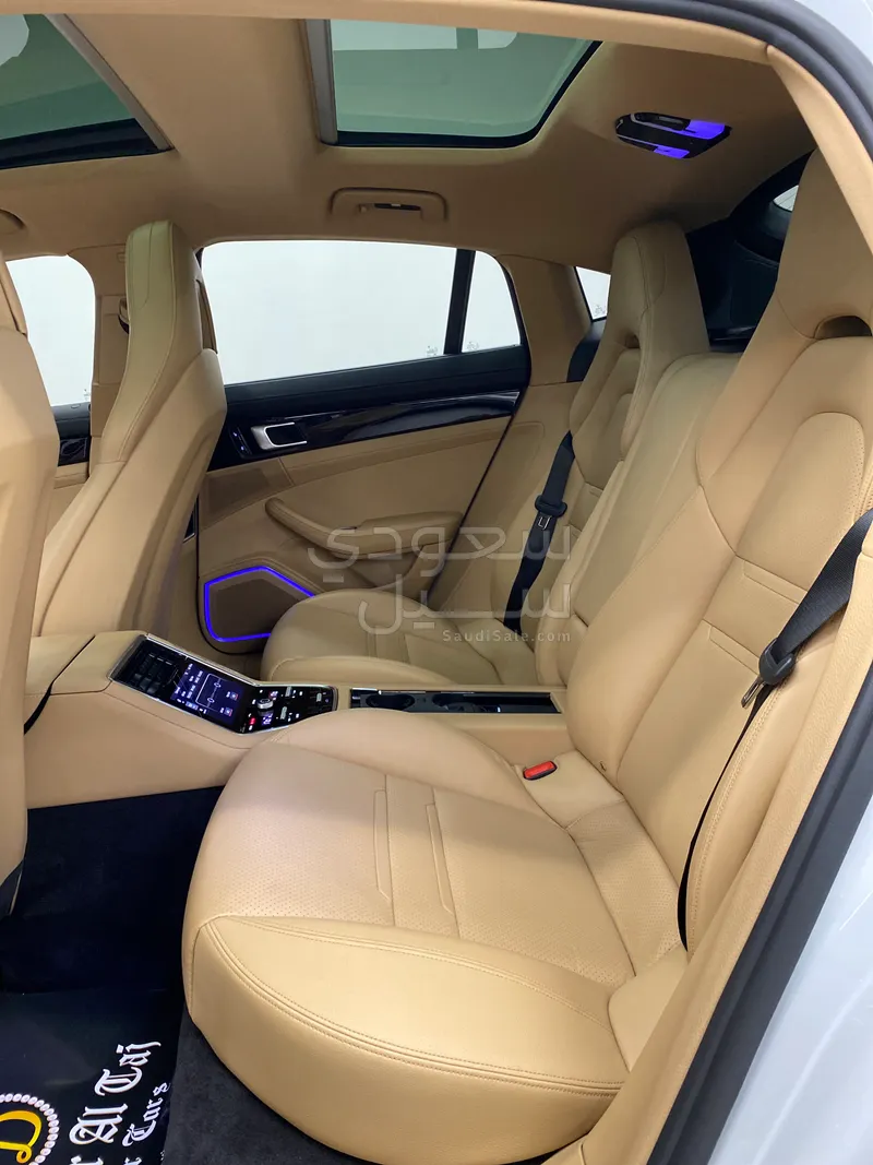 2018 Porsche Panamera