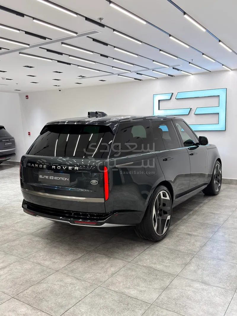 2023 Land Rover Range Rover Vogue SE