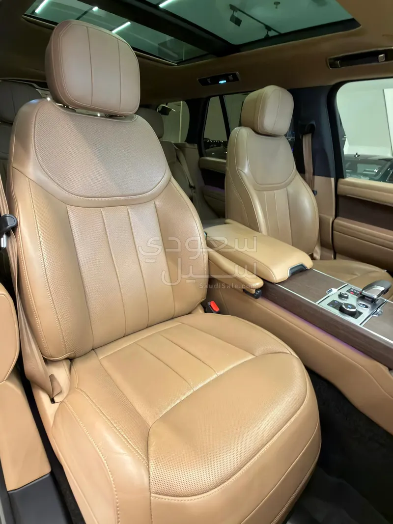 2023 Land Rover Range Rover Vogue SE