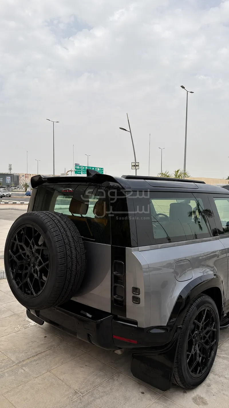 2024 لاند روفر ديفيندر 90 اتش اس اي