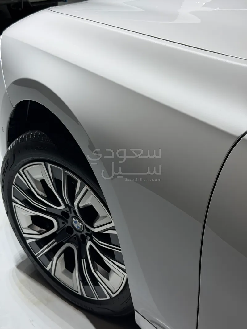2026 بي ام دبليو الفئة السابعة 735أي