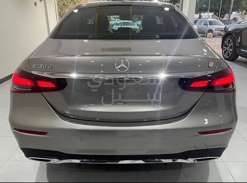 2022 Mercedes-Benz E 300