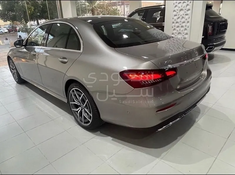 2022 Mercedes-Benz E 300