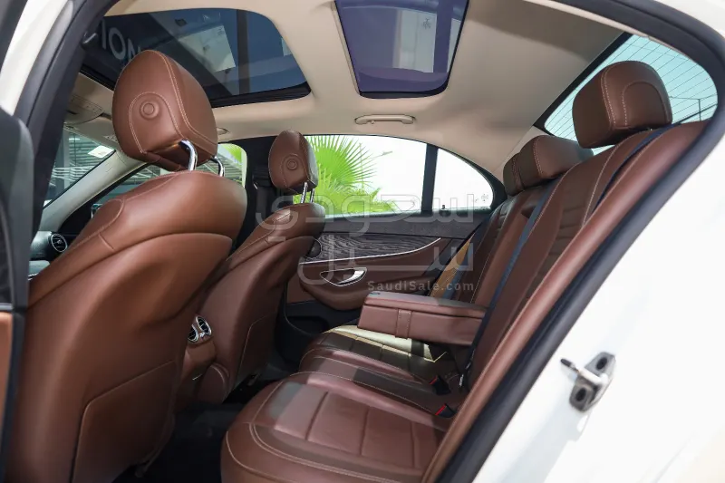 2022 Mercedes-Benz E 200