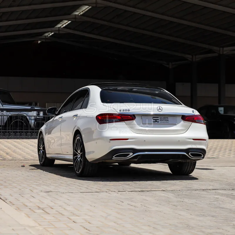 2022 Mercedes-Benz E 200