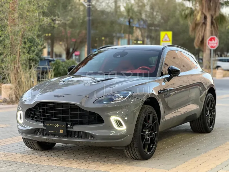 2021 استون مارتن دي بي اكس 550