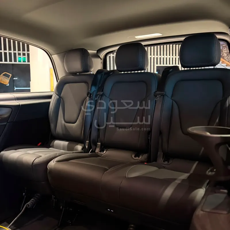 2026 مرسيدس - بنز في 300