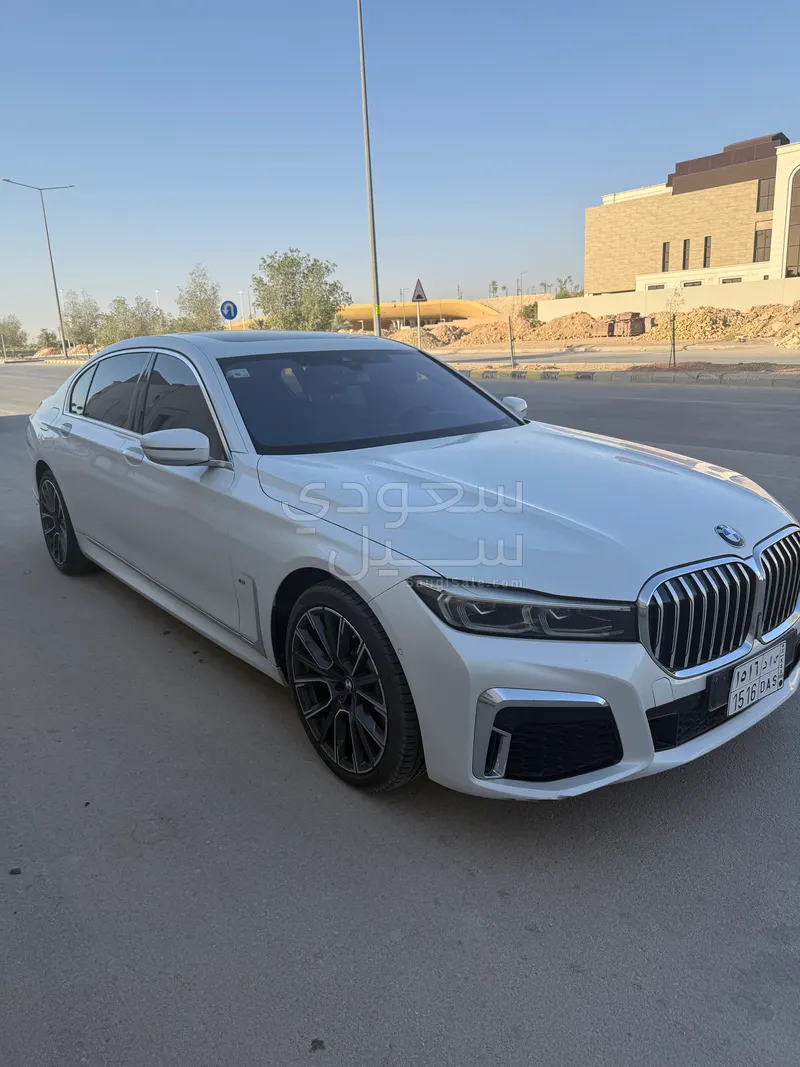 2020 بي ام دبليو الفئة السابعة 730 إل أي