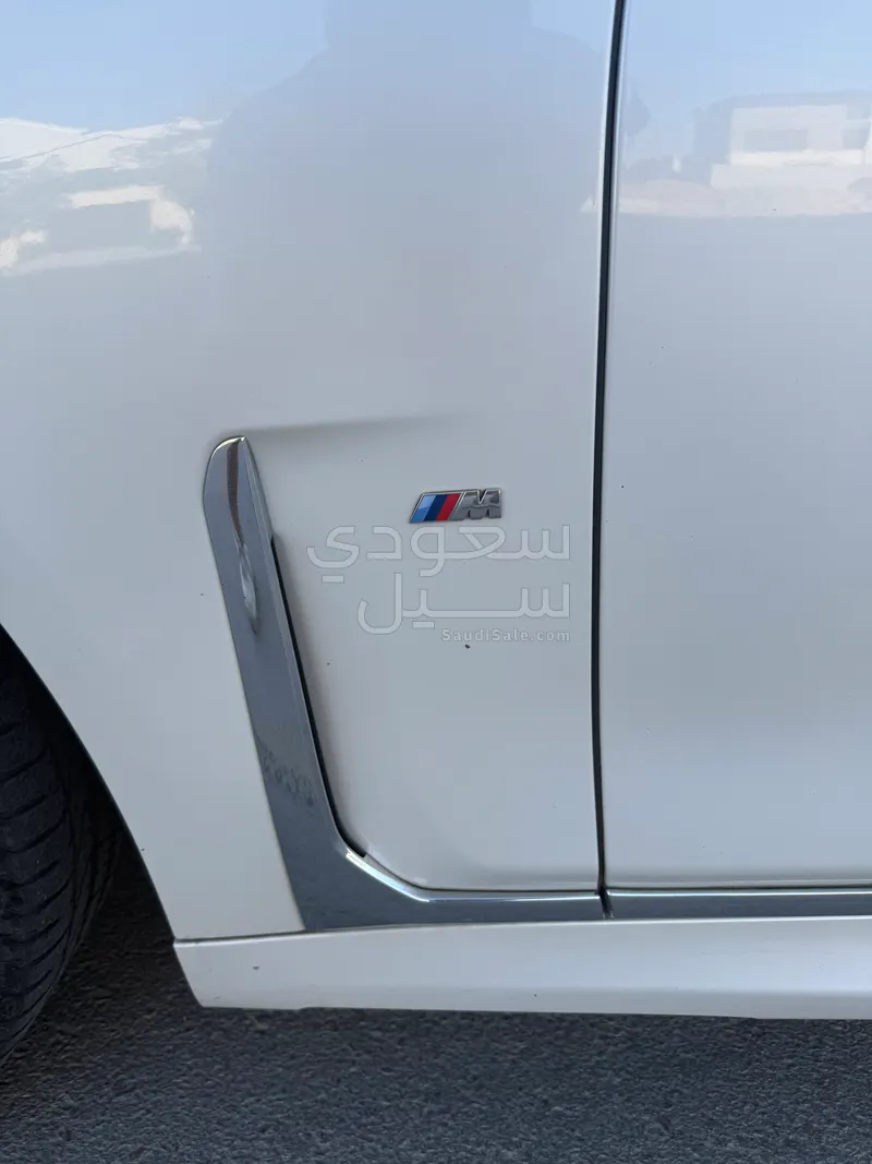2020 بي ام دبليو الفئة السابعة 730 إل أي