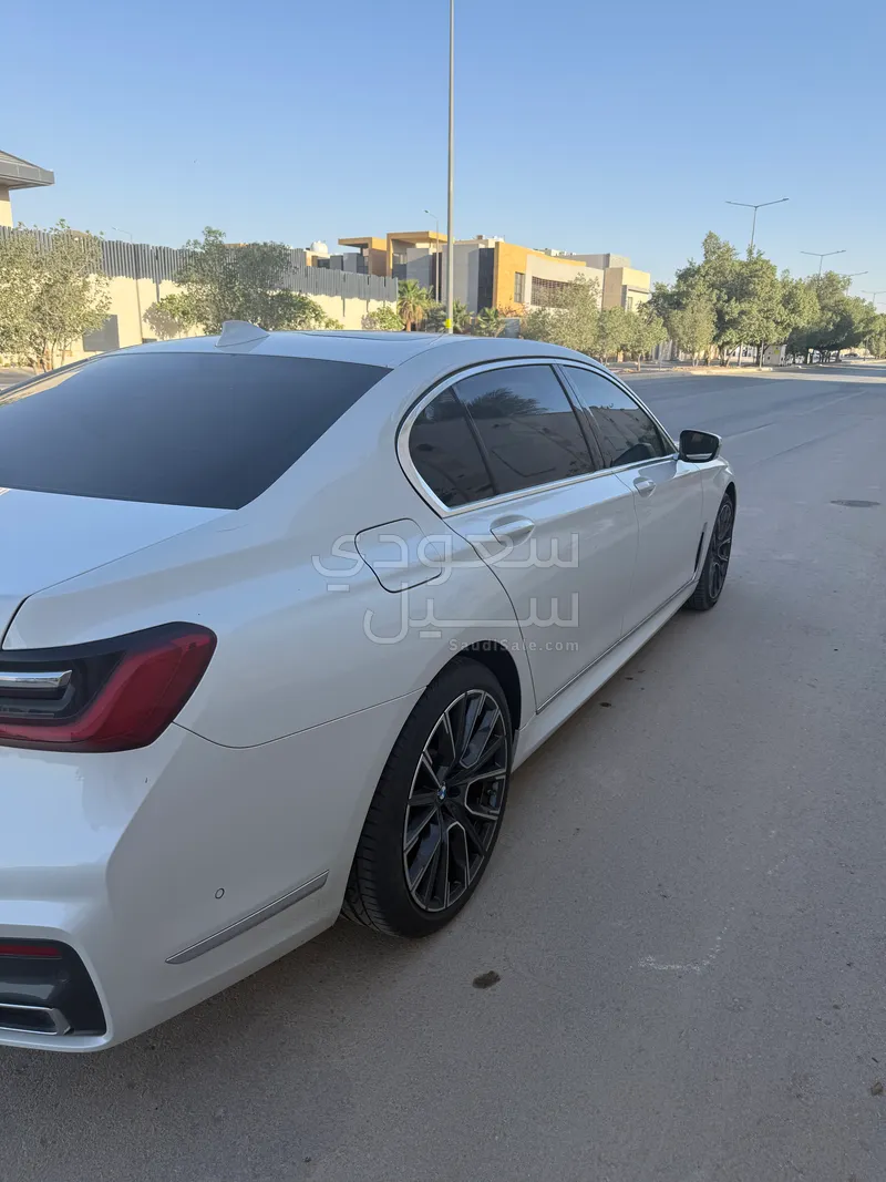 2020 بي ام دبليو الفئة السابعة 730 إل أي