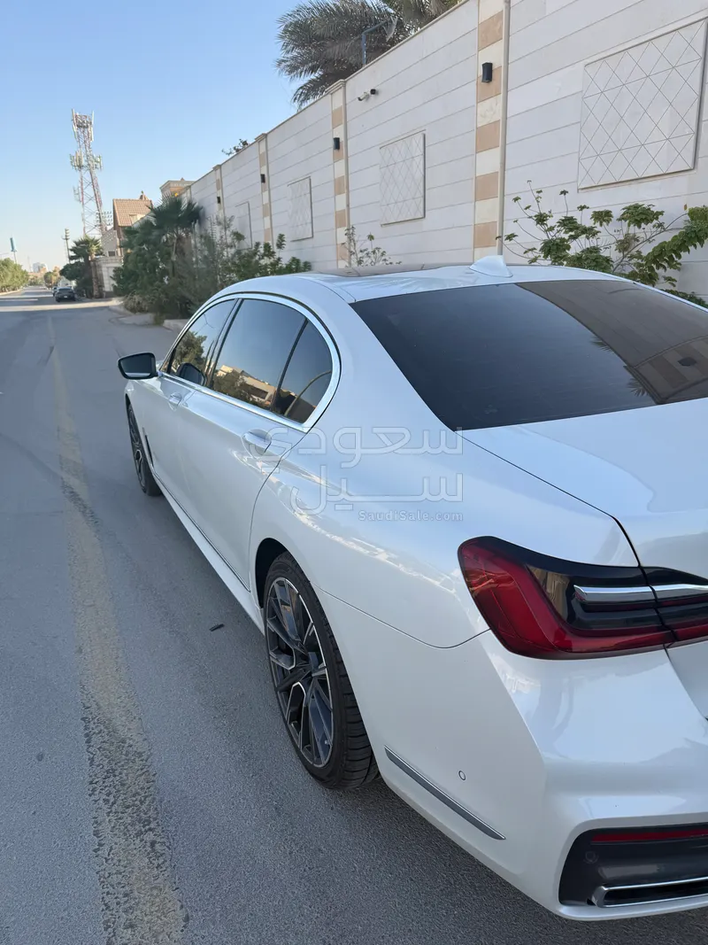 2020 بي ام دبليو الفئة السابعة 730 إل أي