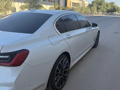 2020 بي ام دبليو الفئة السابعة 730 إل أي