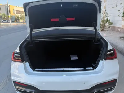 2020 بي ام دبليو الفئة السابعة 730 إل أي