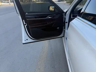 2020 بي ام دبليو الفئة السابعة 730 إل أي