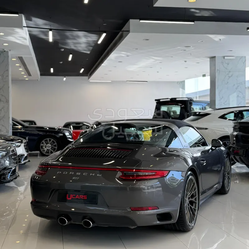 2017 بورش 911 كاريرا
