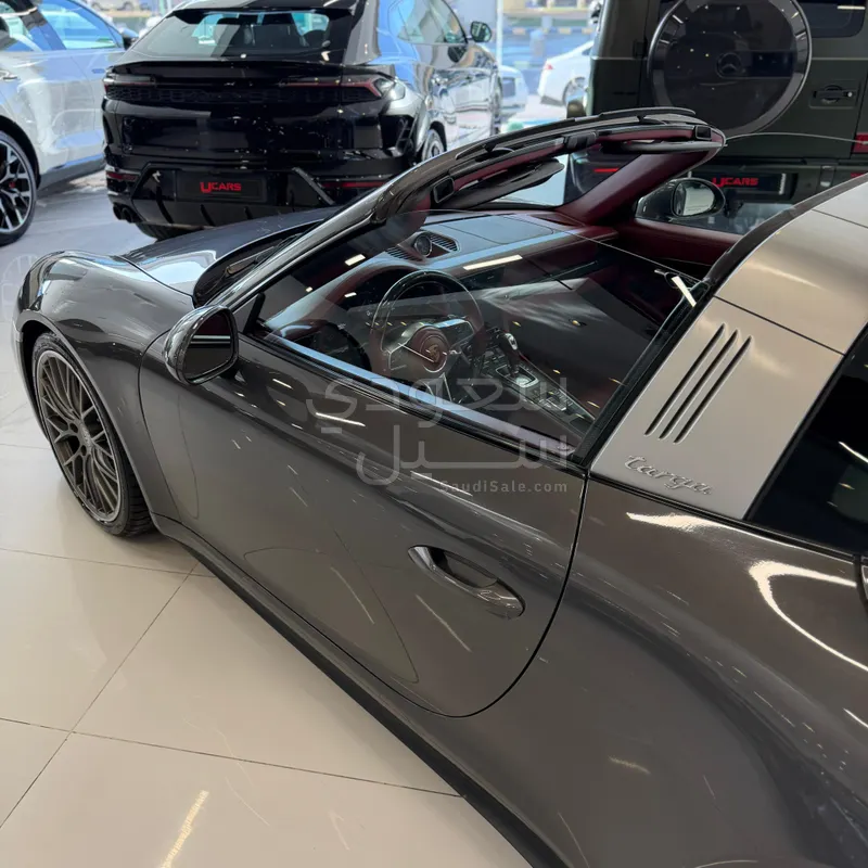 2017 بورش 911 كاريرا