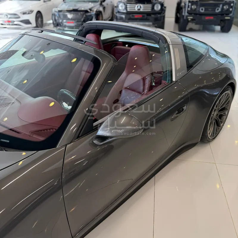 2017 بورش 911 كاريرا