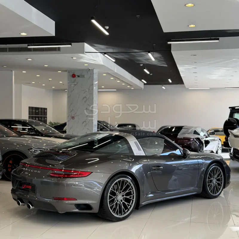2017 بورش 911 كاريرا
