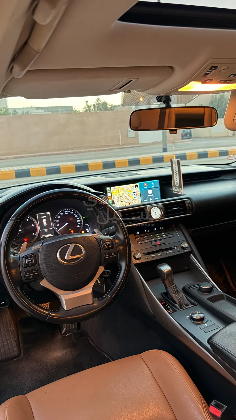 2019 Lexus IS 300