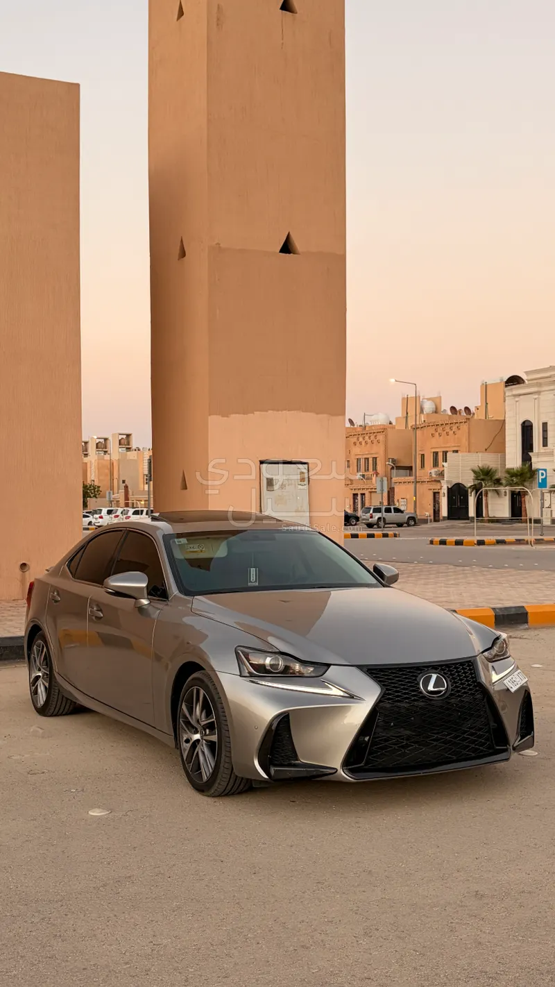 2019 Lexus IS 300