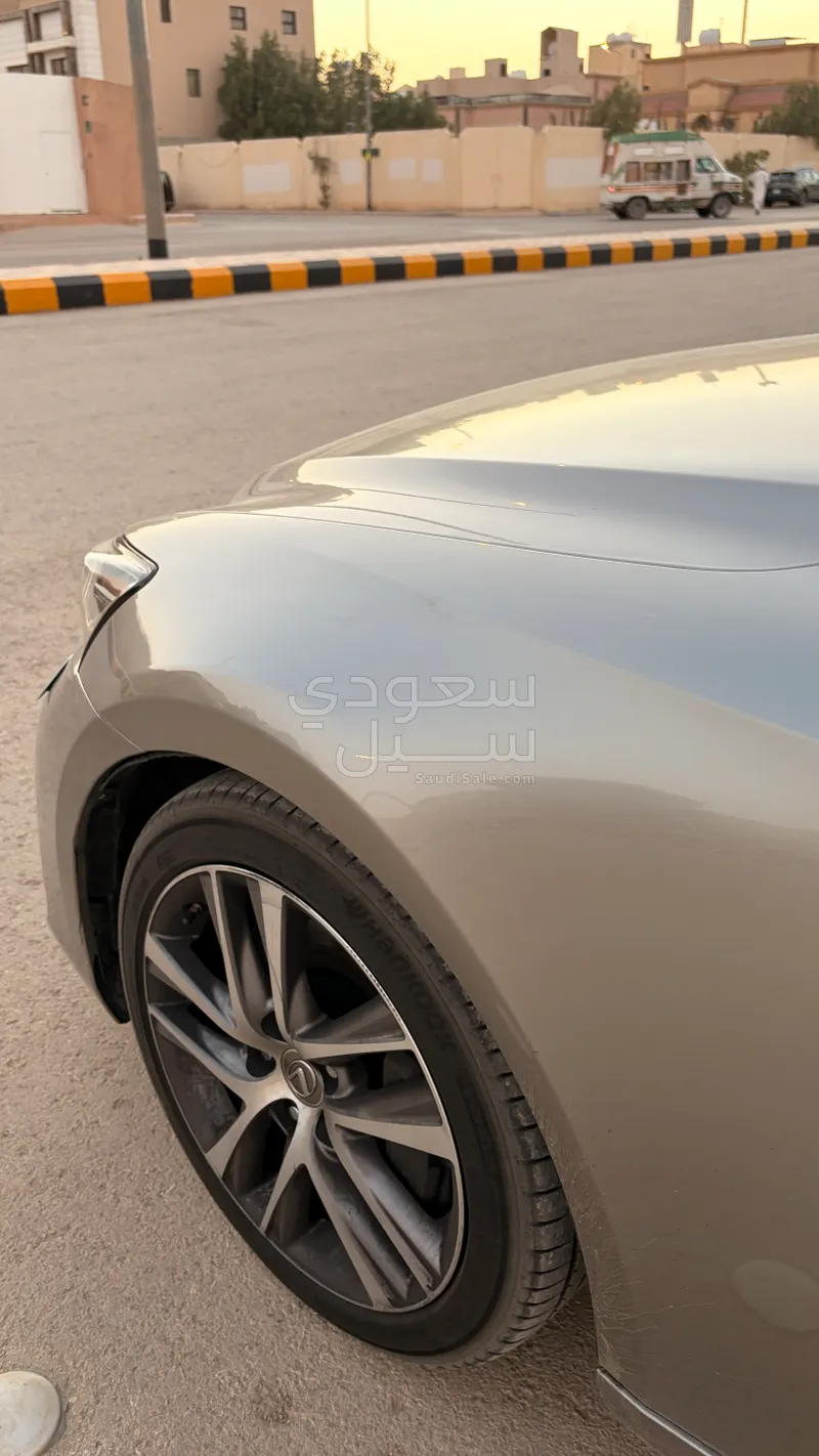 2019 Lexus IS 300