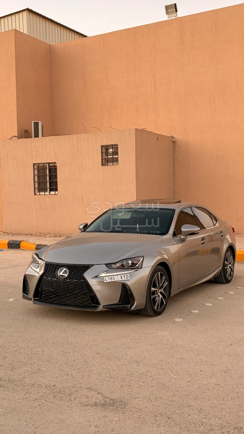 2019 Lexus IS 300