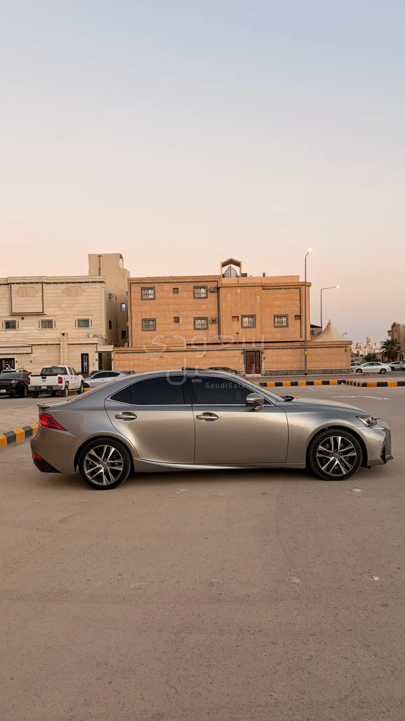 2019 Lexus IS 300