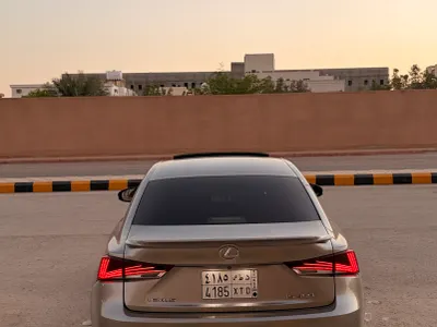 2019 Lexus IS 300