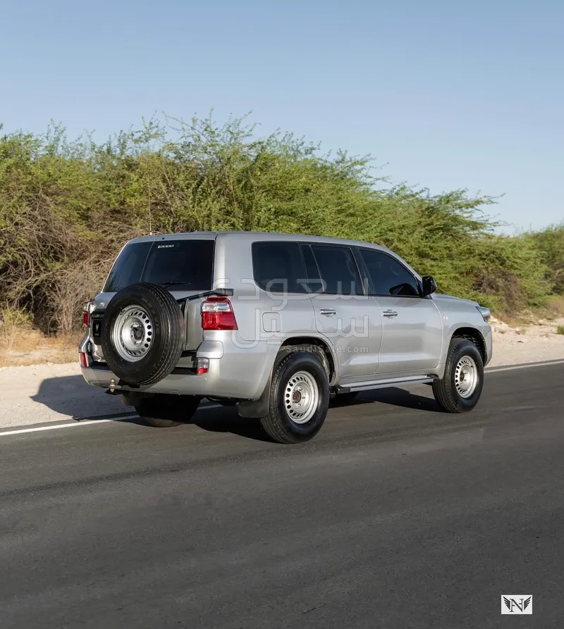2018 Toyota Land Cruiser G