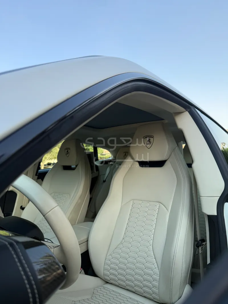 2021 Lamborghini URUS
